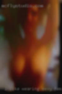 I like wearing sexy females cloth and in Springfield.